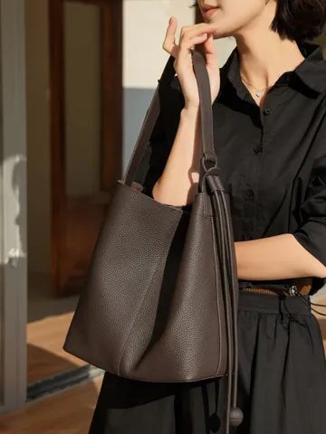Genuine Leather Bucket Bag For Women Commuting Large Capacity Casual Shoulder Underarm Bag Solid Color Chic Handbag