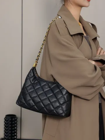 Women Genuine Cowhide Leather Quilted Shoulder Bag Chain Crossbody Underarm Handbag Minimalist Fashion Purse