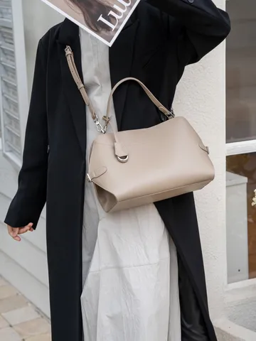 Women Genuine Leather Shoulder Bag Urban Minimalist Large Capacity Commuter Handbag Solid Color Top Handle Bag