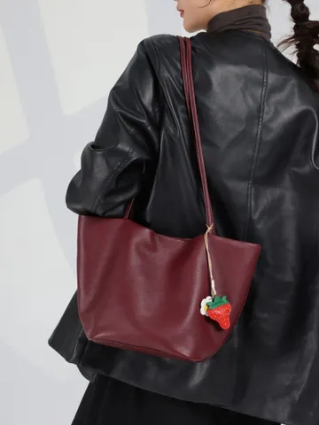 Women's Genuine Leather Tote Bag Large Capacity Bucket Bag Retro Casual Shoulder Bag With Strawberry Pendant