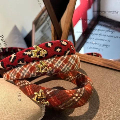 Vintage Woolen Fabric Plaid Leopard Print Headband With Metal Horse Charm Sweet Elegant High Top Hair Band For Women Christmas New Year Gift