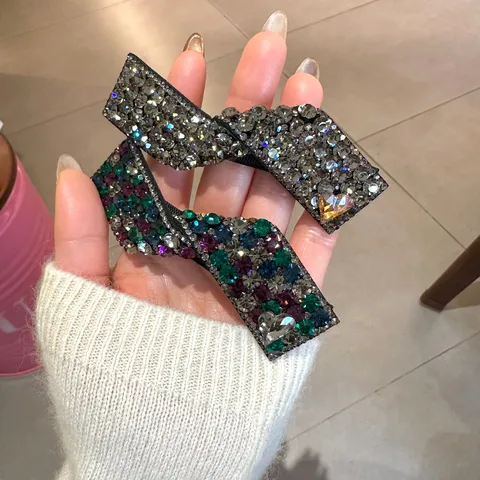 Barrette à Cheveux Élégante en Alliage de Zinc avec Nœud Papillon Torsadé et Strass Épingle à Cheveux à Ressort en Cœur de Cristal pour Femme