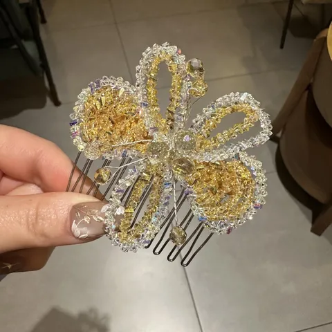 Peigne à Cheveux Papillon en Strass de Luxe en Alliage Vintage pour Femmes Pique à Cheveux Fleur Perles de Cristal Fait à la Main Accessoires de Coiffure de Mariage Quotidien