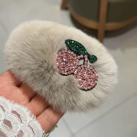Pince à Cheveux en Peluche Cerise Automne Hiver Mode Douce Strass Fruit Épingle à Cheveux BB pour Femmes Filles Accessori Cheveux