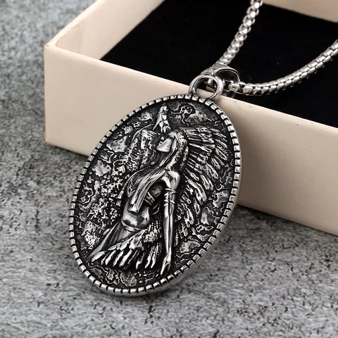 Vintage Stainless Steel Indian Chief Portrait Oval Pendant Necklace For Men Western Tribal Totem Double Sided Charm Polished Jewelry Gift