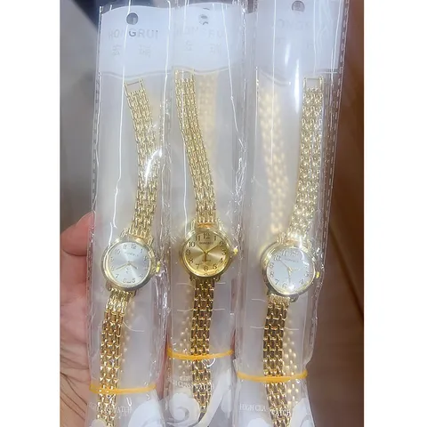 Montre à Quartz en Alliage Mode Femme Cadran Numérique Élégante Fine Chaîne en Métal Bracelet Montre-Bracelet Boîtier Rond