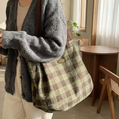 Vintage Plaid Tote Bag For Women Large Capacity Woolen Fabric Casual Shoulder Bag Retro Commuter Handbag