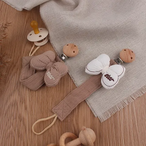 Baby Pacifier Clip Chain Fabric Bowknot Wooden Security Holder Strap Anti-Drop Teether Toy Traction Rope Embroidered Letter Ribbon Star Accessory For Infants Comfort