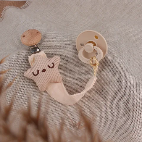 Cute Fabric Star Pacifier Clip With Wooden Holder Embroidered Smiley Face Anti-Drop Chain Soft Teether Toy Holder For Baby Infants