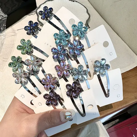 Pinces à Cheveux Fleur en Métal Strass Tendance Style Ins Mignon Pétale Pinces BB Multicolore Cristal Frange Épingles à Cheveux Latérales pour Femmes