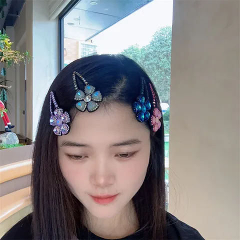 Barrette à Cheveux Fleur en Strass Alliage Brillant Style Coréen Pince Latérale Florale en Cristal Doux Accessoires Cheveux Femmes