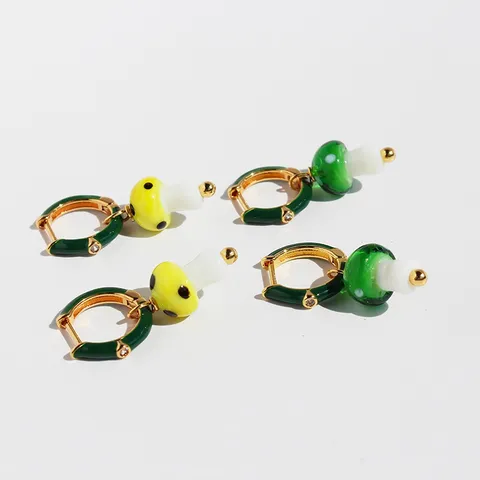 Schattige Gestippelde Lampwork Paddenstoel Hangoorbellen Voor Vrouwen Groen Emaille Messing Strass Creolen Hanger Oorbellen Sieraden