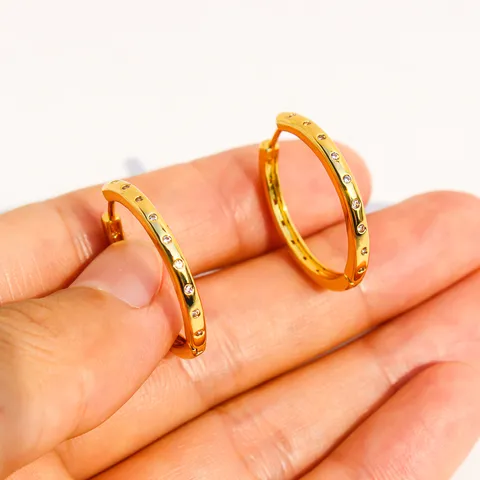 Orecchini a Cerchio in Ottone con Strass Old Money Chic Geometrici Circolari Pavé Intarsiati Dichiarazione Orecchino Delicato Minimalista Pendolarismo Arredamento Gioielli per Donna Oro
