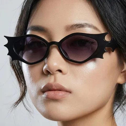 Irreguläre Fledermausform Sonnenbrille PC Rahmen AC Linse Gothic Y2K Hip Hop Party Lustige Brillen Für Unisex