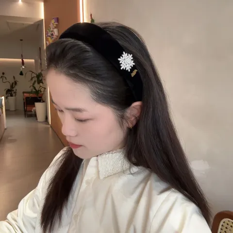 Black Velvet Snowflake Headband Sponge Padded Hair Band Rhinestone Pearl Hair Accessories For Women Daily