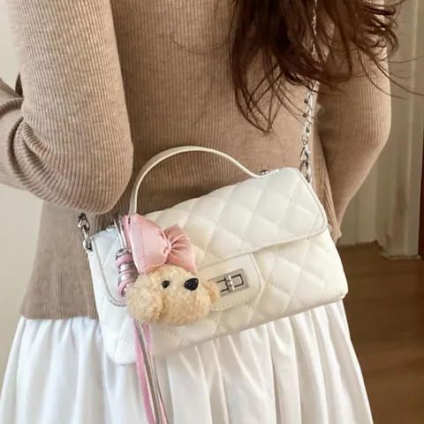 Borsa a Tracolla Trapuntata da Donna in Pelle PU Lusso Stile Designer Catena Borsa a Spalla con Delizioso Pendente Orsetto
