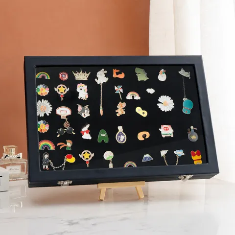 Caja de Exhibición de Insignias de Cuero PU Transparente A Prueba de Polvo Estuche Coleccionista de Medallas Organizador de Pines