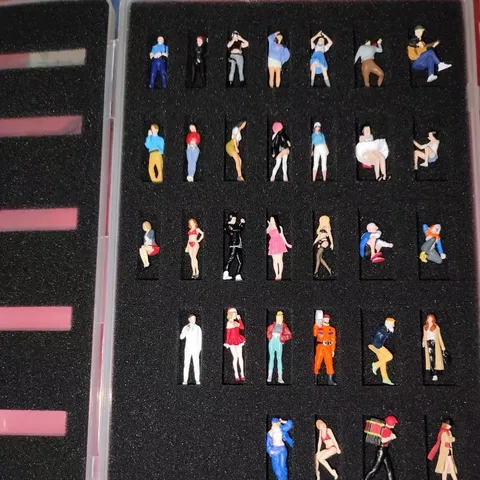 Caja de Almacenamiento Transparente A Prueba de Polvo Con Ranura de Espuma Negra Para Modelo de Coche en Miniatura y Organizador de Vitrina de Figuras