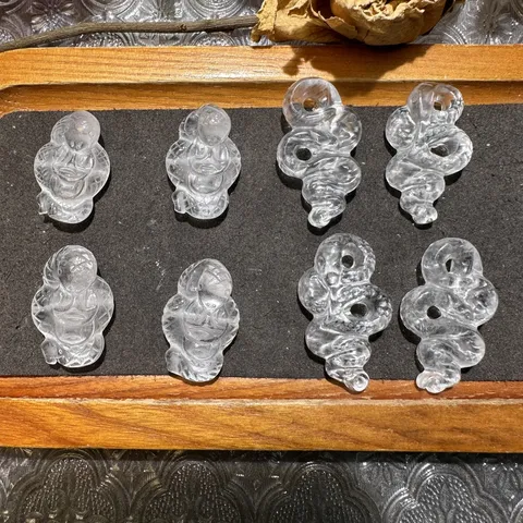 Ciondolo a Forma di Serpente Zodiacale in Cristallo Bianco Naturale per Creazione di Gioielli DIY Statuetta di Animale in Cristallo Intagliato Accessorio Artigianale