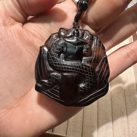 Collana con Ciondolo a Forma di Volpe a Nove Code in Quarzo Affumicato e Ossidiana Naturale Fatta a Mano Catena di Perline Regolabile
