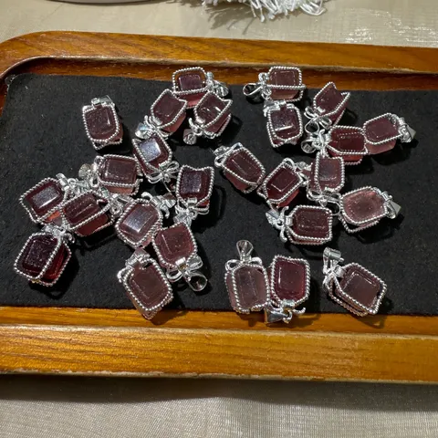 Natural Strawberry Quartz Gift Box Pendant Fashion Women DIY Jewelry Accessory Crystal Stone Charm Necklace Pendant