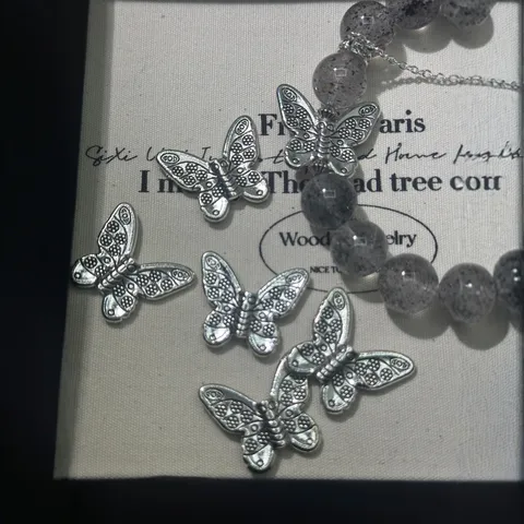 Perline Distanziatrici a Farfalla in Lega di Argento Tibetano Cappucci di Fiori Reperto per Gioielli DIY Accessori Vintage