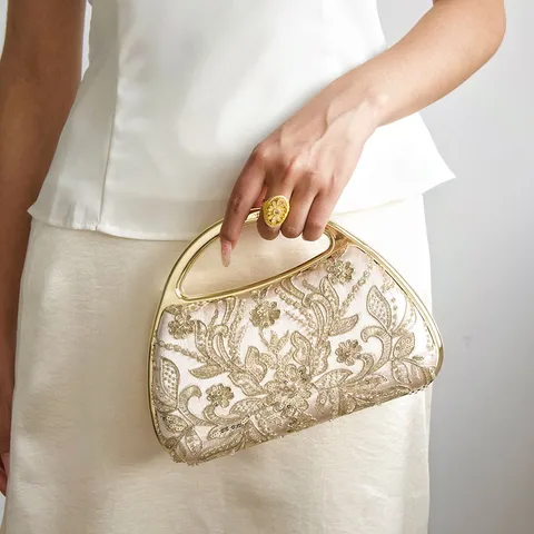 Stile Neo-Cinese Ricamo Floreale Raso Borsa da Sera Vintage Manico Metallico Pochette per Donne Banchetto Matrimonio