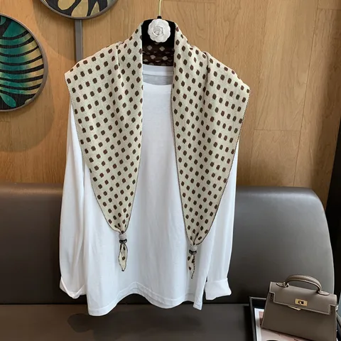Vintage Polka Dot Knitted Triangle Scarf For Women Double-Sided Jacquard Warm Neck Protector Shawl Wrap Scarf Winter Accessory