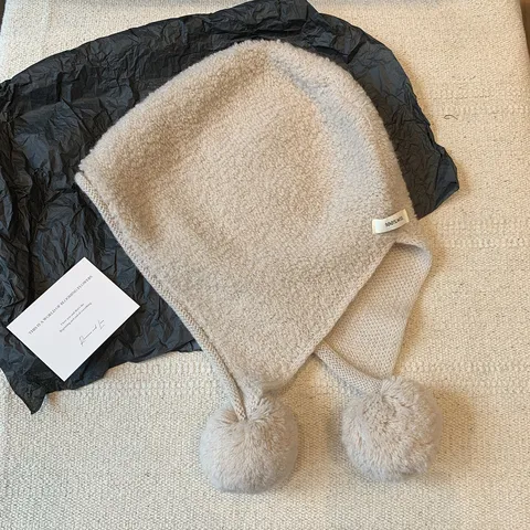 Sombrero Pasamontañas de Lana Tejida Cálida de Invierno para Mujer Bufanda con Capucha Cortavientos con Pompones Dobles Gorro Casual