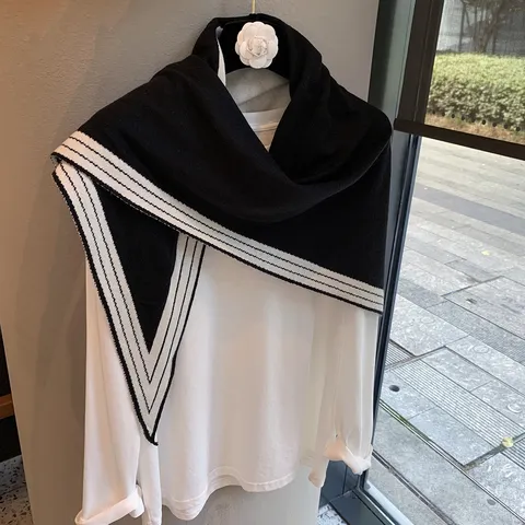 Bufanda Triangular de Jacquard de Tejido Cálido de Invierno Mujeres Estilo Coreano Chal Versátil Moda Envoltorio de Cuello