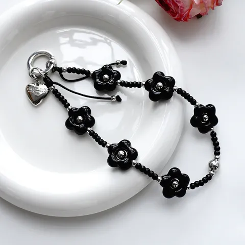 Süß Cool Minimalistisch Schwarz Aushöhlung Blume Herz Perlen Handykette Für Damen Acryl Edelstahl Tasche Anhänger Schlüsselanhänger