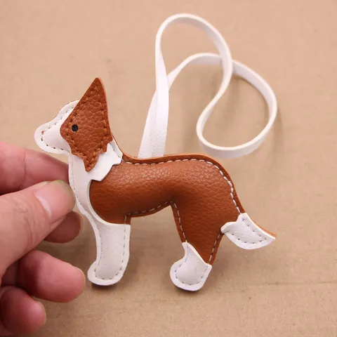 Bijou de Sac Husky en Cuir Artificiel Pendentif Chiot Fait Main Porte-clés en Cuir pour Sacs à Main Sac à Dos Cadeau Femme