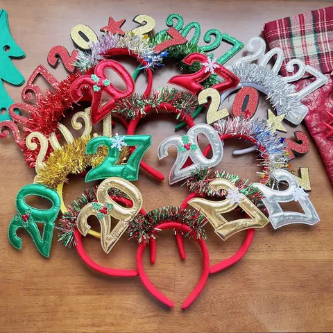 Cerchietto Natalizio 2027 Capodanno Numeri Glitterati Fascia per Capelli Decorazione Festa Festiva Accessori per Capelli per Donna Uomo Bambini