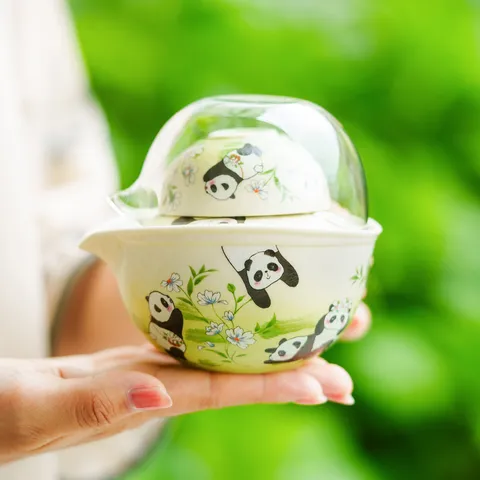 Panda-Thema Keramik Reise-Tee-Set Gesteinsmineralweiß Tragbare Teekanne Glas Fairness Cup 3 Tassen Tragetasche Für Outdoor Camping