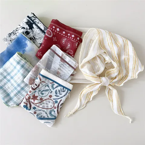 Women Lightweight Triangle Scarf Floral Paisley Print Hair Scarf Head Wrap Decorative Neck Scarf Silk Feel Polyester Bandana For Travel Daily