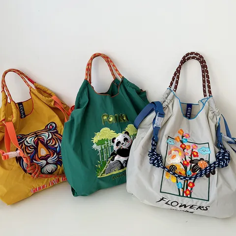 Vrouwen Grote Capaciteit Canvas Tote Tas Casual Woon-Werkverkeer Schoudertas Schattige Dierlijke Bloemen Borduurwerk Handtas Winkeltas