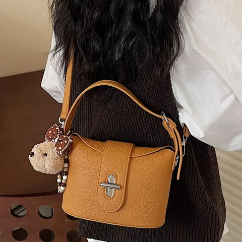 Chic Niche Design Commuter Bucket Bag Women's Fashion PU Leather Handbag Versatile Crossbody Bag With Metal Lock
