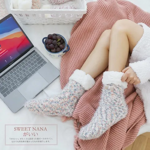 Women's Double Layer Thickened Fluffy Thermal Sleep Socks Soft Coral Fleece House Socks Warm Jacquard Polka Dot Bed Socks With Bow Decoration