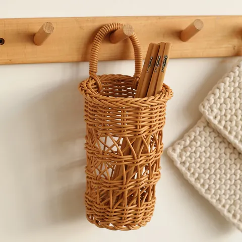 Rattan Storage Hanging Basket Kitchen Garlic Storage Organizer Woven Wall Mounted Basket For Bathroom Kitchen Home Decor