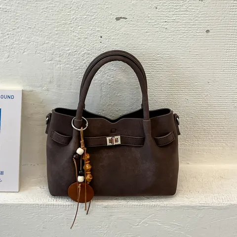 Damen Retro PU Leder Tote Bag Mit Metallschloss Und Holzperlenanhänger Umhängetasche Für Pendeln Täglich Lässige Schultertasche