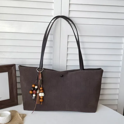 Damen Retro Steinmuster PU Leder Tragetasche Pendeln Schultertasche Mit Quaste Holzperlen Anhänger Große Kapazität Handtasche