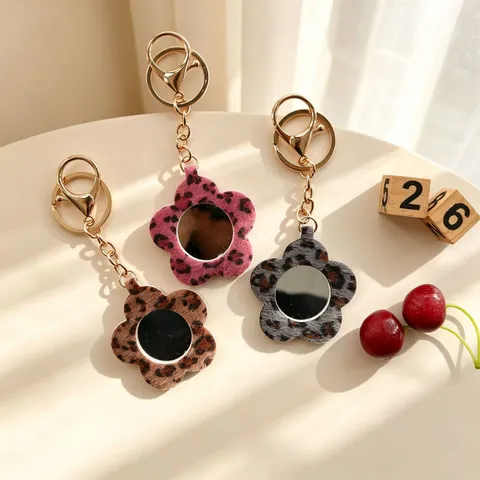 Porte-clés Mini Miroir de Maquillage Fleur Imprimé Léopard en Peluche Charm de Sac Mignon Style Ins Pendentif Miroir de Poche Portable