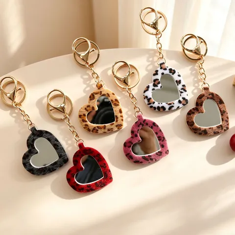 Rétro Imprimé Léopard Cœur Petit Miroir Porte-clés Cuir Synthétique Miroir de Maquillage Portable Pendentif de Sac Bijou
