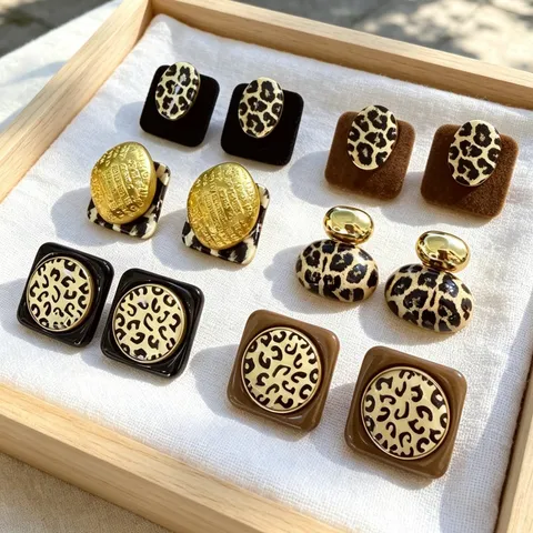 Vintage Retro Metal Flocking Leopard Print Stud Earrings Women Geometric Luxury Designer Party Jewelry Gift