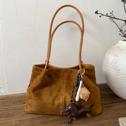 Retro Suede Tote Bag For Women PU Leather Large Capacity Commuting Shoulder Bag Casual Solid Color Handbag With Puppy Charm