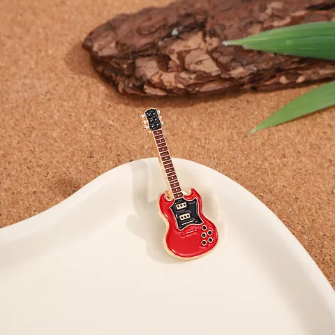 Creative Guitar Brooch Zinc Alloy Enamel Badge Cute Musical Instrument Pin Fashion Clothes Accessories Jewelry Gift
