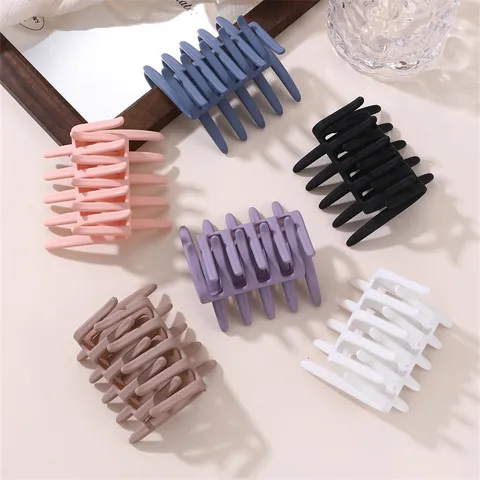 Minimalistische matte hars haarklem geometrische kruis haaraccessoires voor vrouwen dagelijkse haarstyling