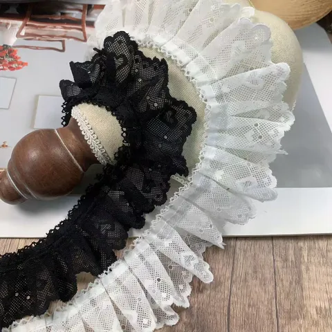 Hartvormige Geplooide Kantrand voor DIY Kledingaccessoires Bank Kussen Speelgoed Stof Decoratie Zwart Wit Naailint