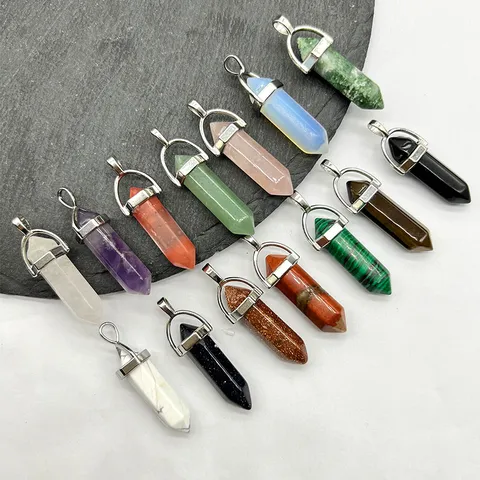Collana con Ciondolo a Colonna Esagonale a Proiettile in Cristallo di Pietra Naturale Accessorio Gioiello in Pietra Curativa di Quarzo Per Donne