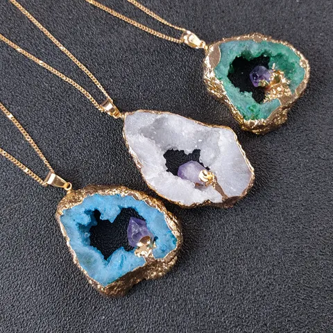 Colgante de Rodaja de Geoda de Cristal Natural Sin Cadena Borde Dorado Galvanizado Joyería Irregular